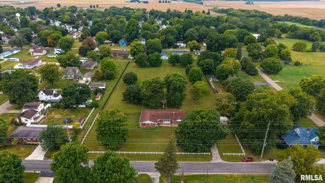 305 N HENDERSON Road, Alexis, IL 61412