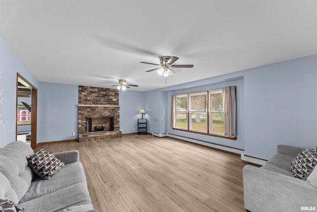 305 N HENDERSON Road, Alexis, IL 61412