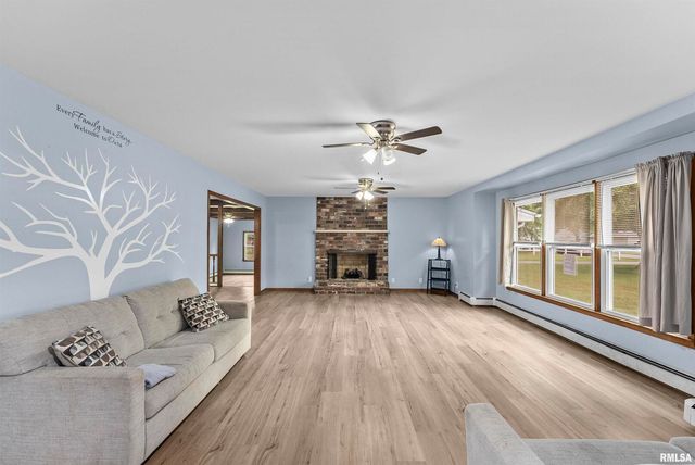 305 N HENDERSON Road, Alexis, IL 61412