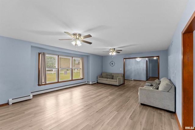 305 N HENDERSON Road, Alexis, IL 61412