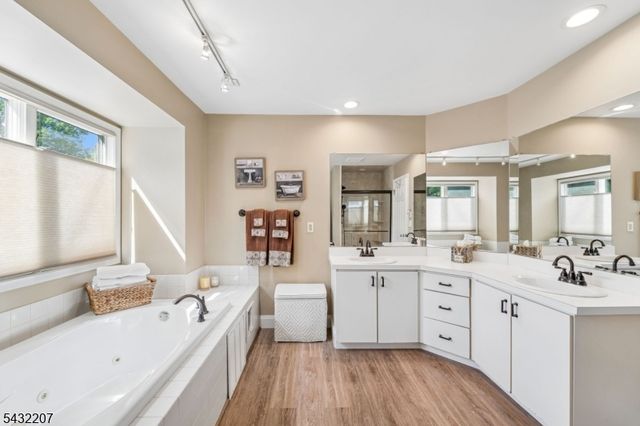 32 Meadow View Lane 32, Berkeley Heights Twp., NJ 07922
