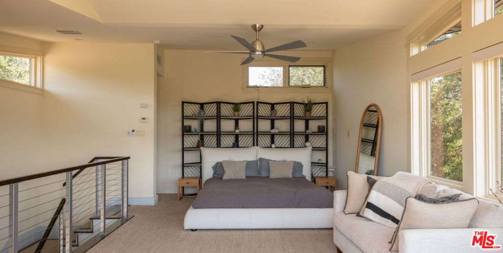 Image 14 of property listing at 4650 Canoga Avenue, Woodland Hills, CA 91364