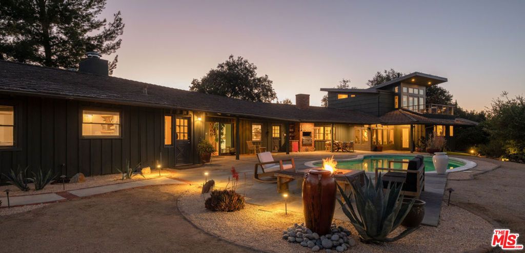 Image 19 of property listing at 4650 Canoga Avenue, Woodland Hills, CA 91364