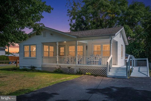 212 2ND ST, Colonial Beach, VA 22443