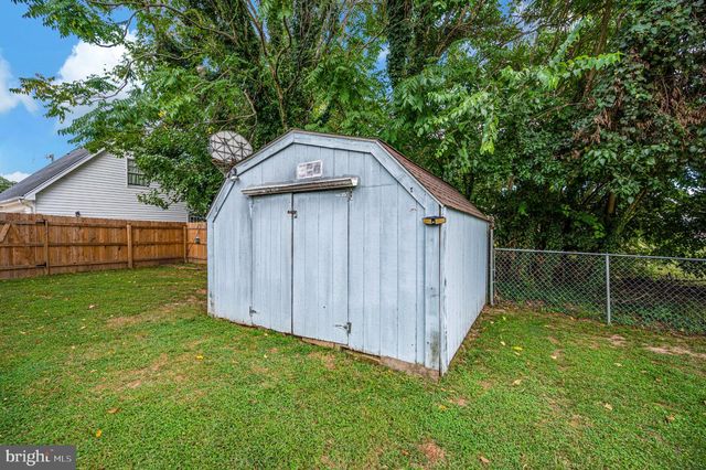 212 2ND ST, Colonial Beach, VA 22443