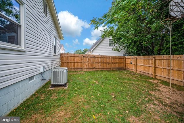 212 2ND ST, Colonial Beach, VA 22443