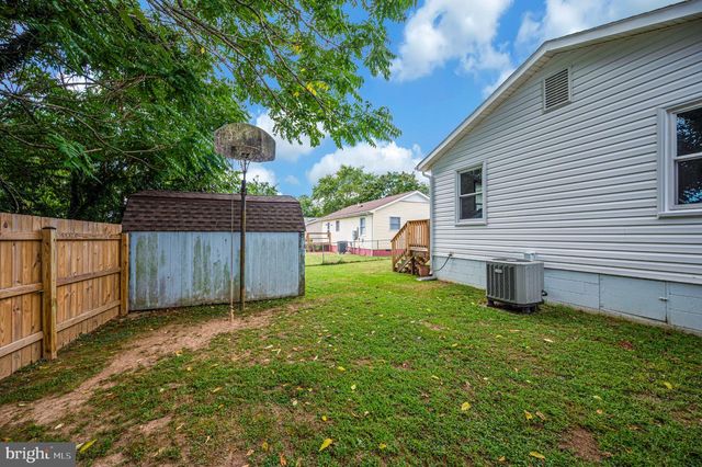 212 2ND ST, Colonial Beach, VA 22443
