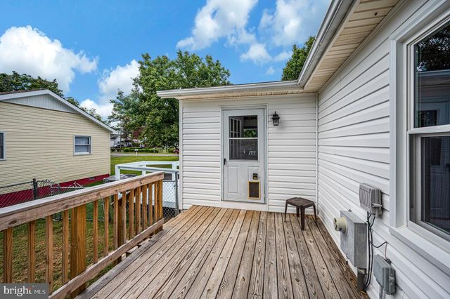 212 2ND ST, Colonial Beach, VA 22443