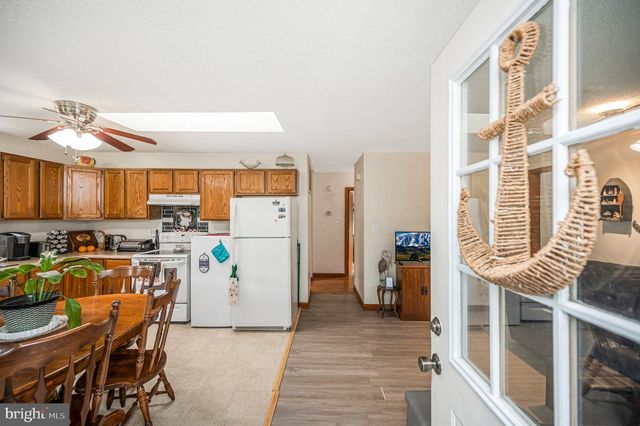 212 2ND ST, Colonial Beach, VA 22443