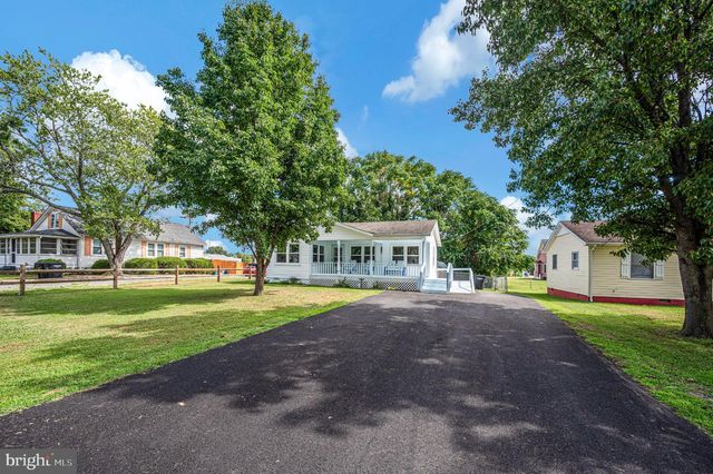 212 2ND ST, Colonial Beach, VA 22443