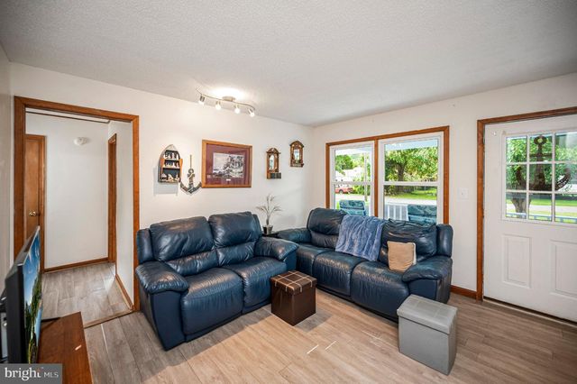 212 2ND ST, Colonial Beach, VA 22443
