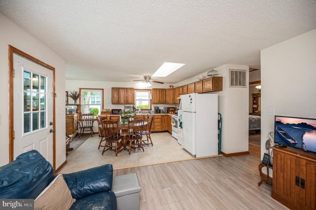212 2ND ST, Colonial Beach, VA 22443