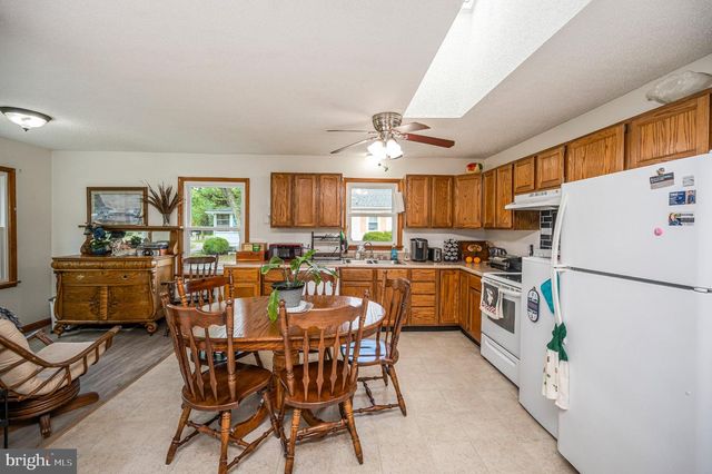212 2ND ST, Colonial Beach, VA 22443