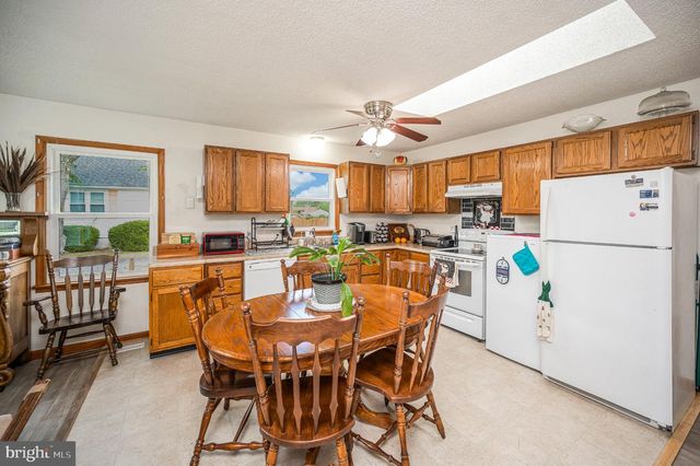 212 2ND ST, Colonial Beach, VA 22443