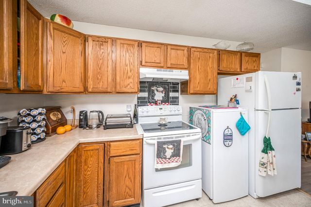 212 2ND ST, Colonial Beach, VA 22443