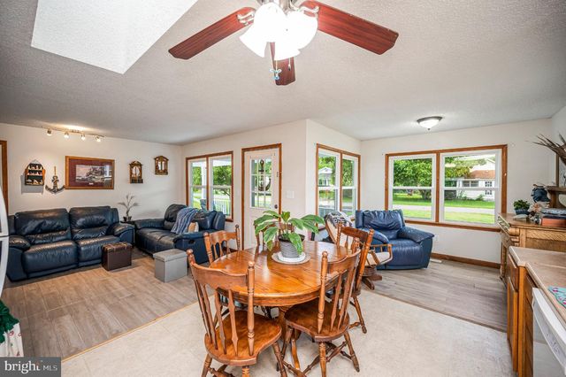 212 2ND ST, Colonial Beach, VA 22443