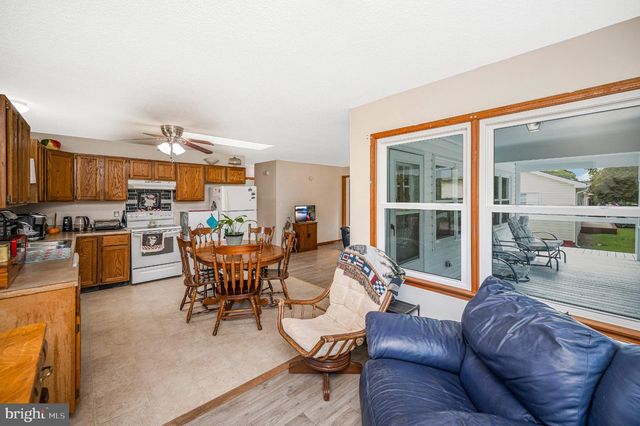 212 2ND ST, Colonial Beach, VA 22443