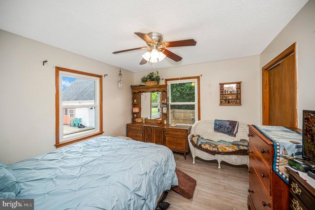 212 2ND ST, Colonial Beach, VA 22443