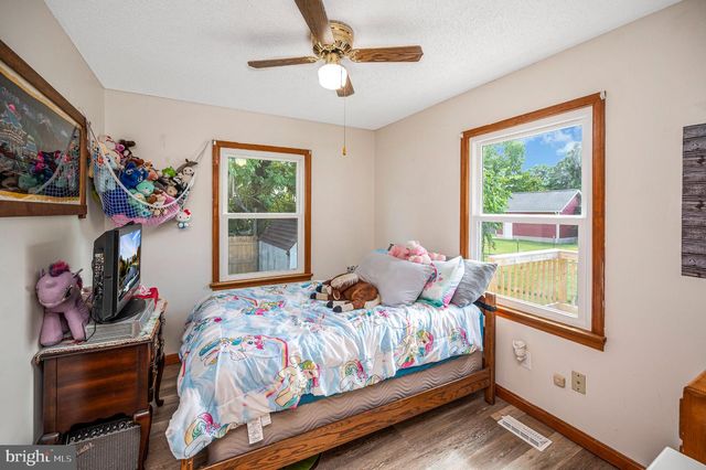 212 2ND ST, Colonial Beach, VA 22443