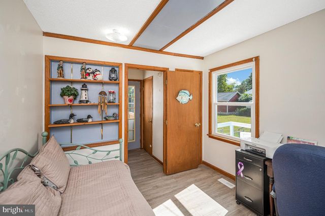 212 2ND ST, Colonial Beach, VA 22443