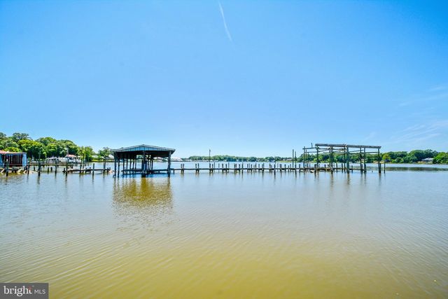 212 2ND ST, Colonial Beach, VA 22443