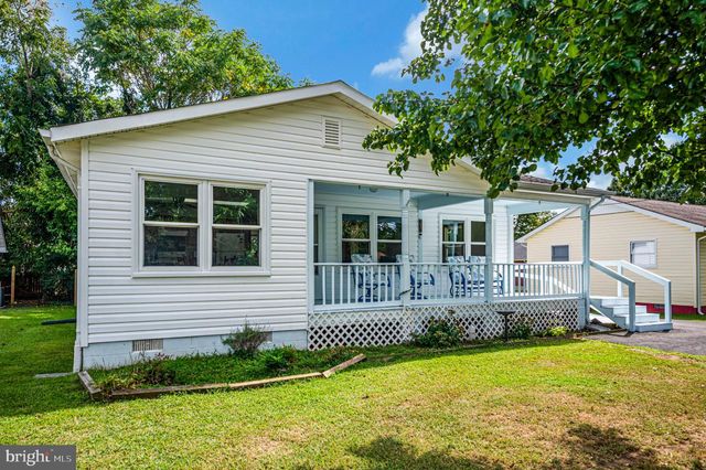 212 2ND ST, Colonial Beach, VA 22443