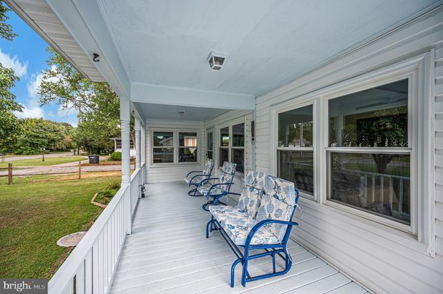 212 2ND ST, Colonial Beach, VA 22443