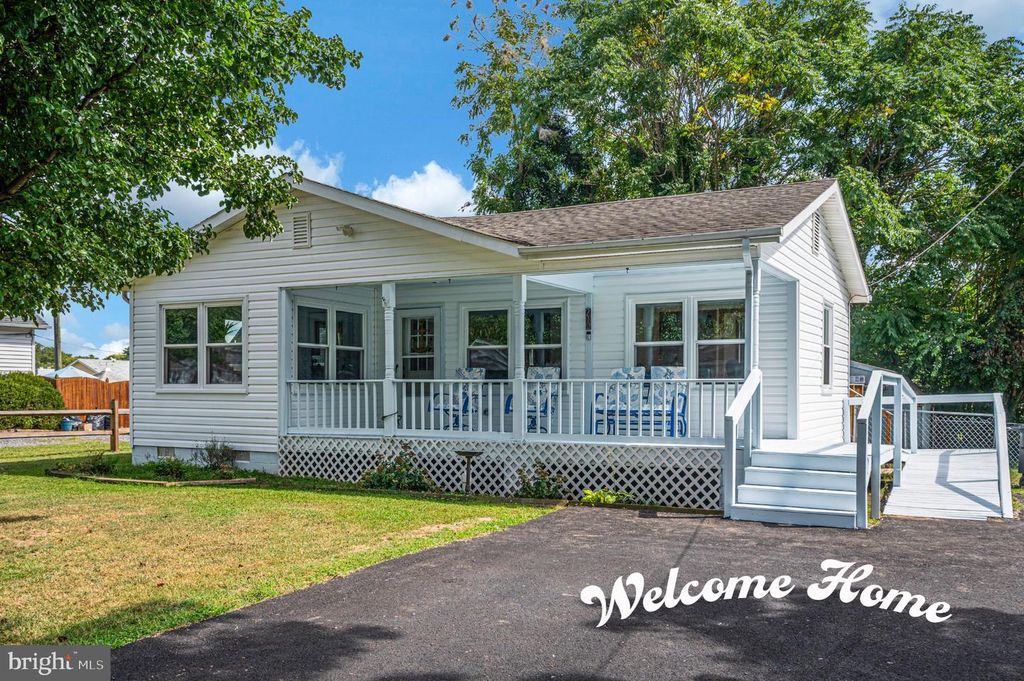 212 2ND ST, Colonial Beach, VA 22443