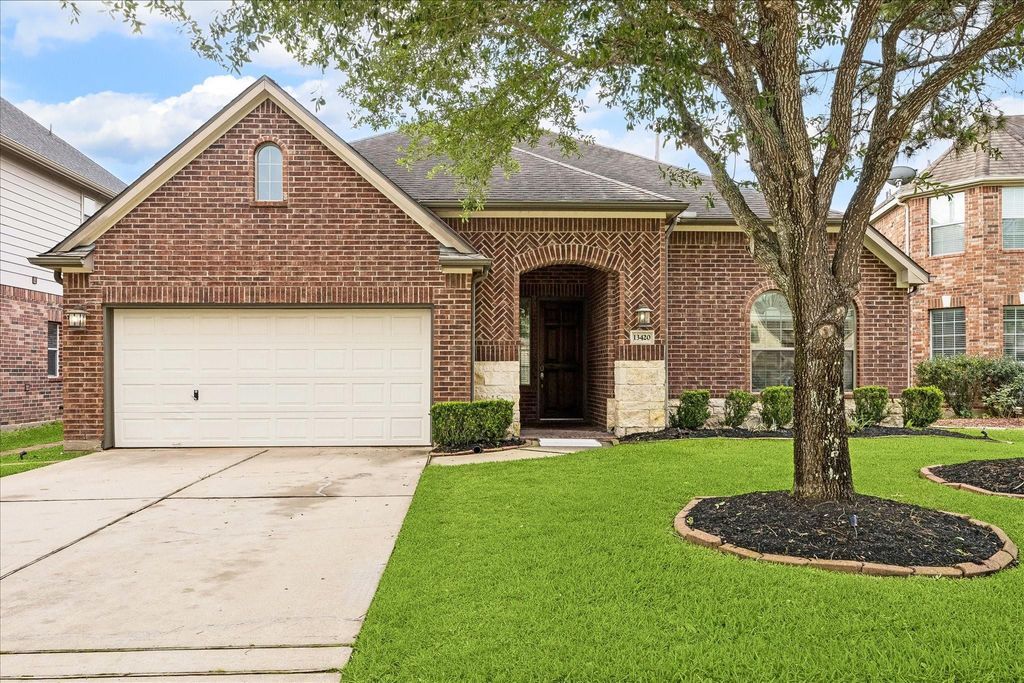 13420 Great Creek Drive, Pearland, TX 77584