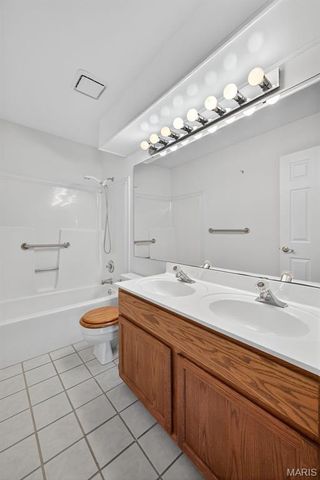 23 Vineyards Court, St Charles, MO 63304