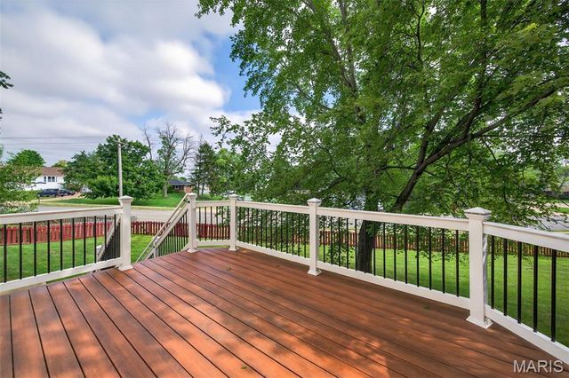 23 Vineyards Court, St Charles, MO 63304