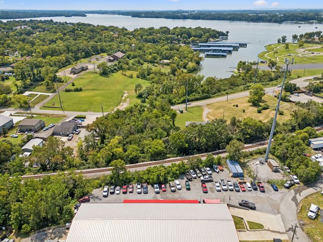 274 Rockland Rd, Hendersonville, TN 37075