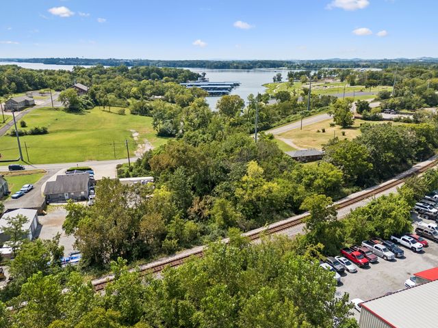 274 Rockland Rd, Hendersonville, TN 37075