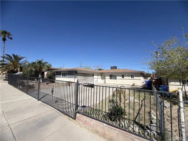 909 Las Amigas Drive, Barstow, CA 92311