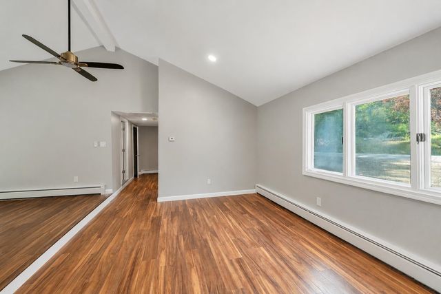 4 Loop Road, Londonderry, NH 03053