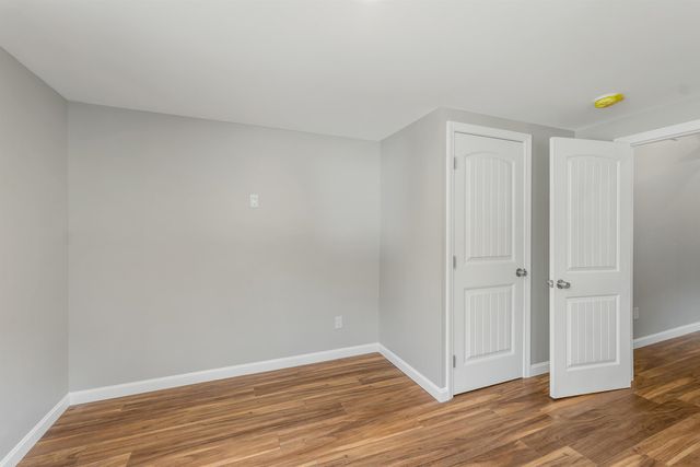 4 Loop Road, Londonderry, NH 03053
