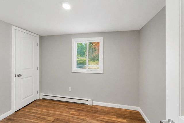 4 Loop Road, Londonderry, NH 03053