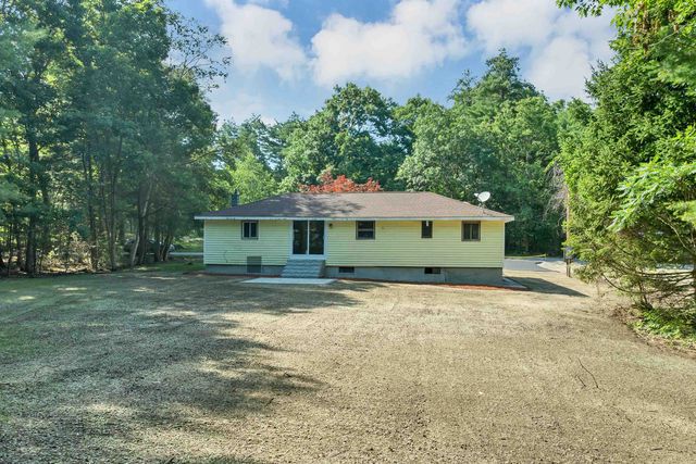 4 Loop Road, Londonderry, NH 03053