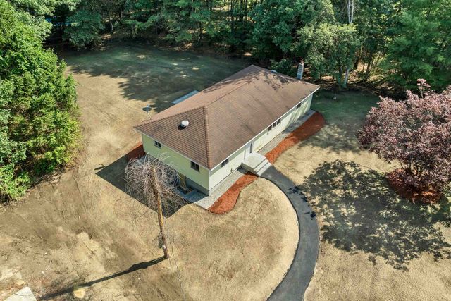 4 Loop Road, Londonderry, NH 03053