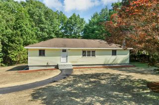 4 Loop Road, Londonderry, NH 03053