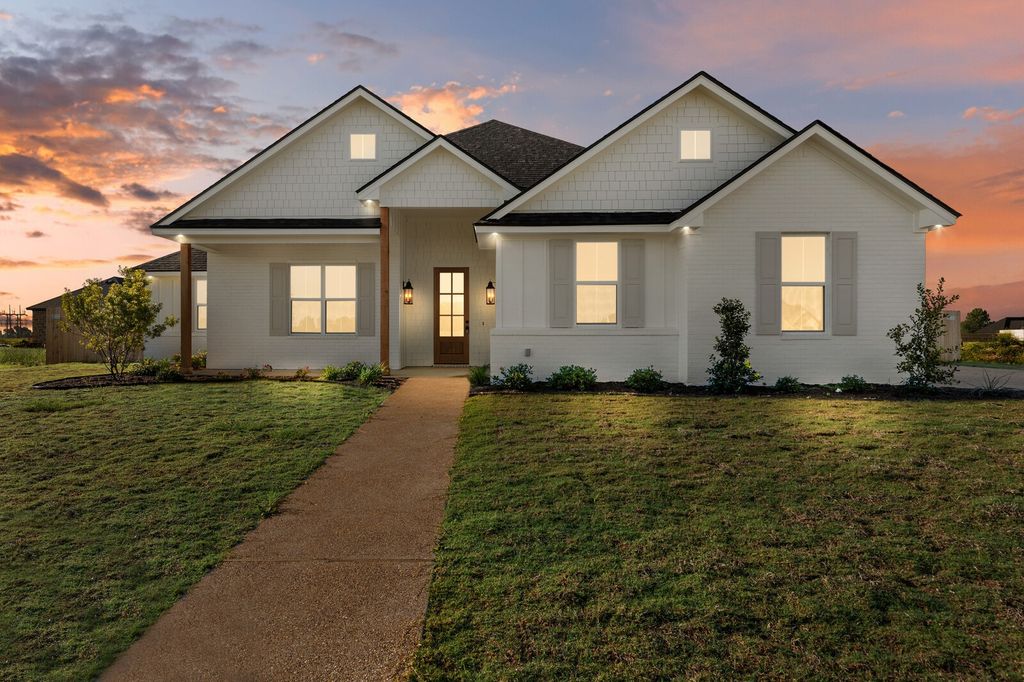 119 Paddle Boat Court, Robinson, TX 76706
