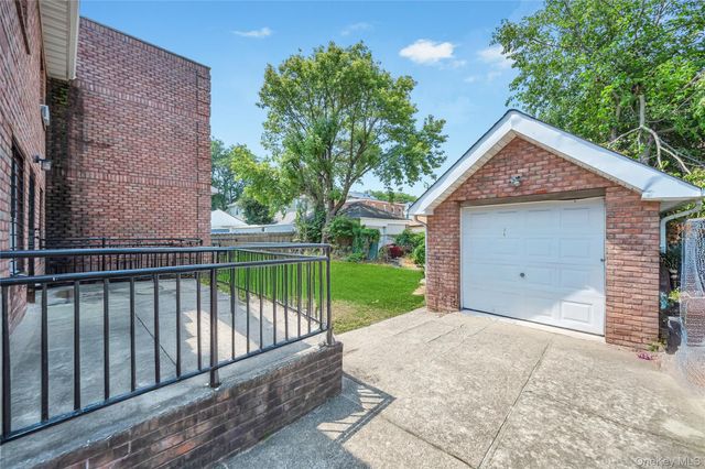 191-15 119th Avenue, Saint Albans, NY 11412