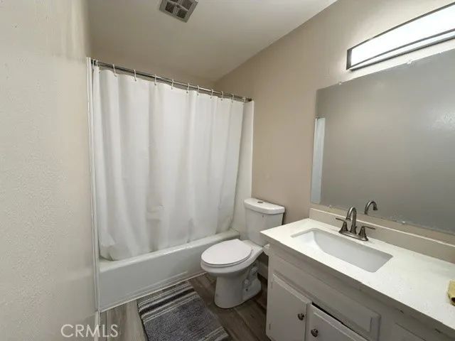 1000 W Macarthur Boulevard 84, Santa Ana, CA 92707