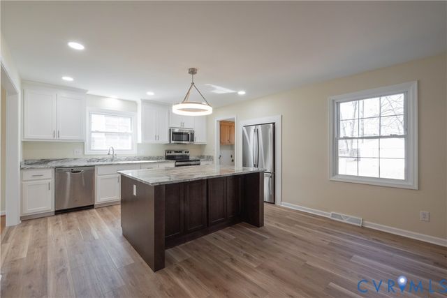 112 Princeton Rd, Colonial Heights, VA 23834