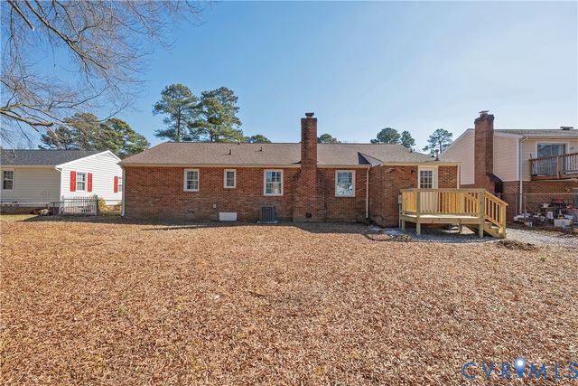 112 Princeton Rd, Colonial Heights, VA 23834