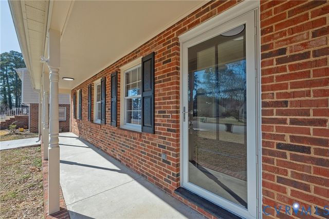 112 Princeton Rd, Colonial Heights, VA 23834