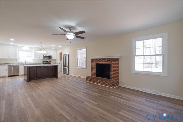 112 Princeton Rd, Colonial Heights, VA 23834