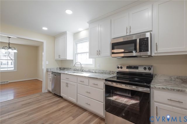 112 Princeton Rd, Colonial Heights, VA 23834