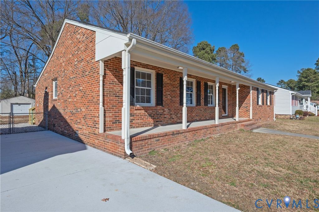 112 Princeton Rd, Colonial Heights, VA 23834