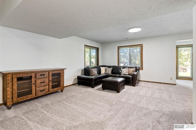 804 Beaver Lake Boulevard, Plattsmouth, NE 68048